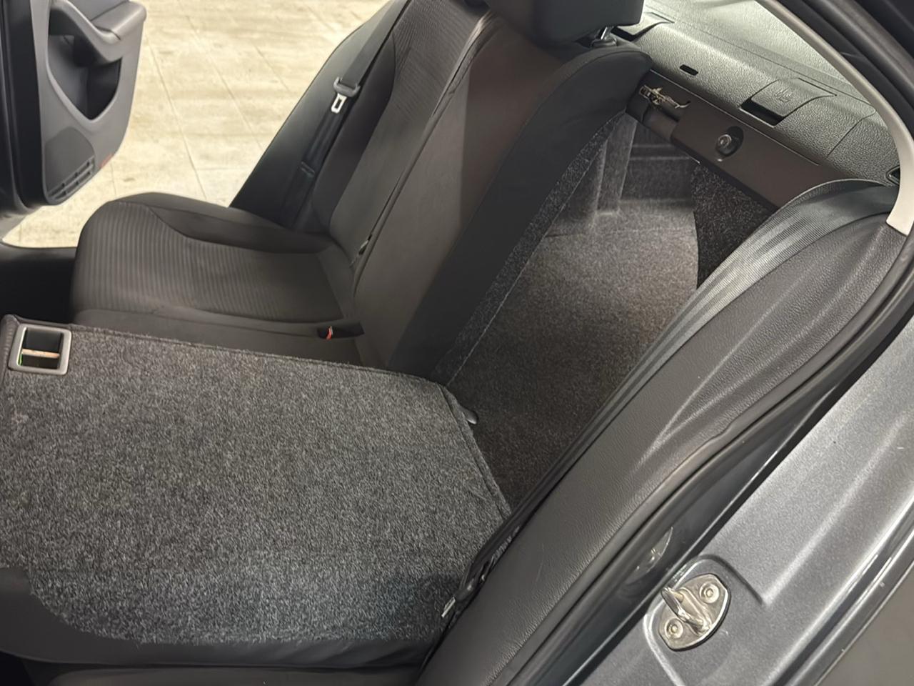 Volkswagen Jetta  2016