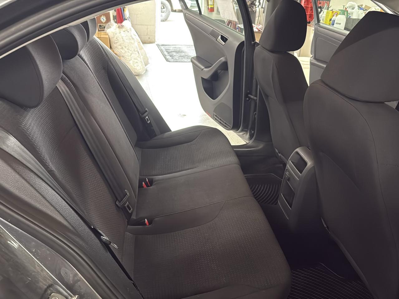 Volkswagen Jetta  2016