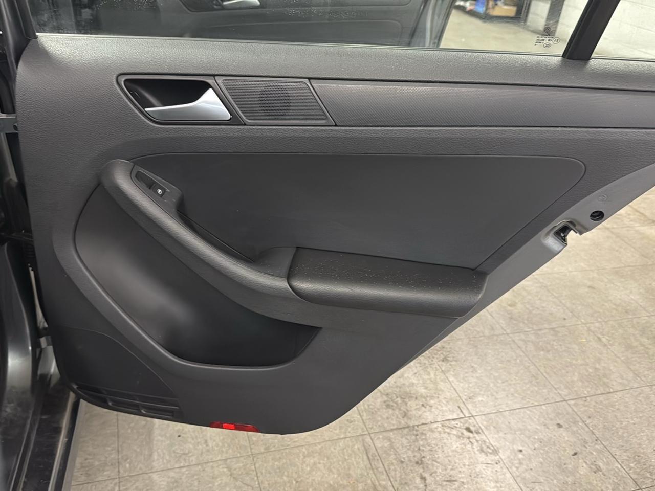 Volkswagen Jetta  2016