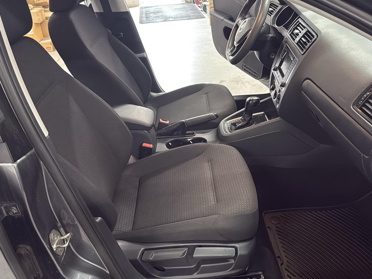 Volkswagen Jetta  2016