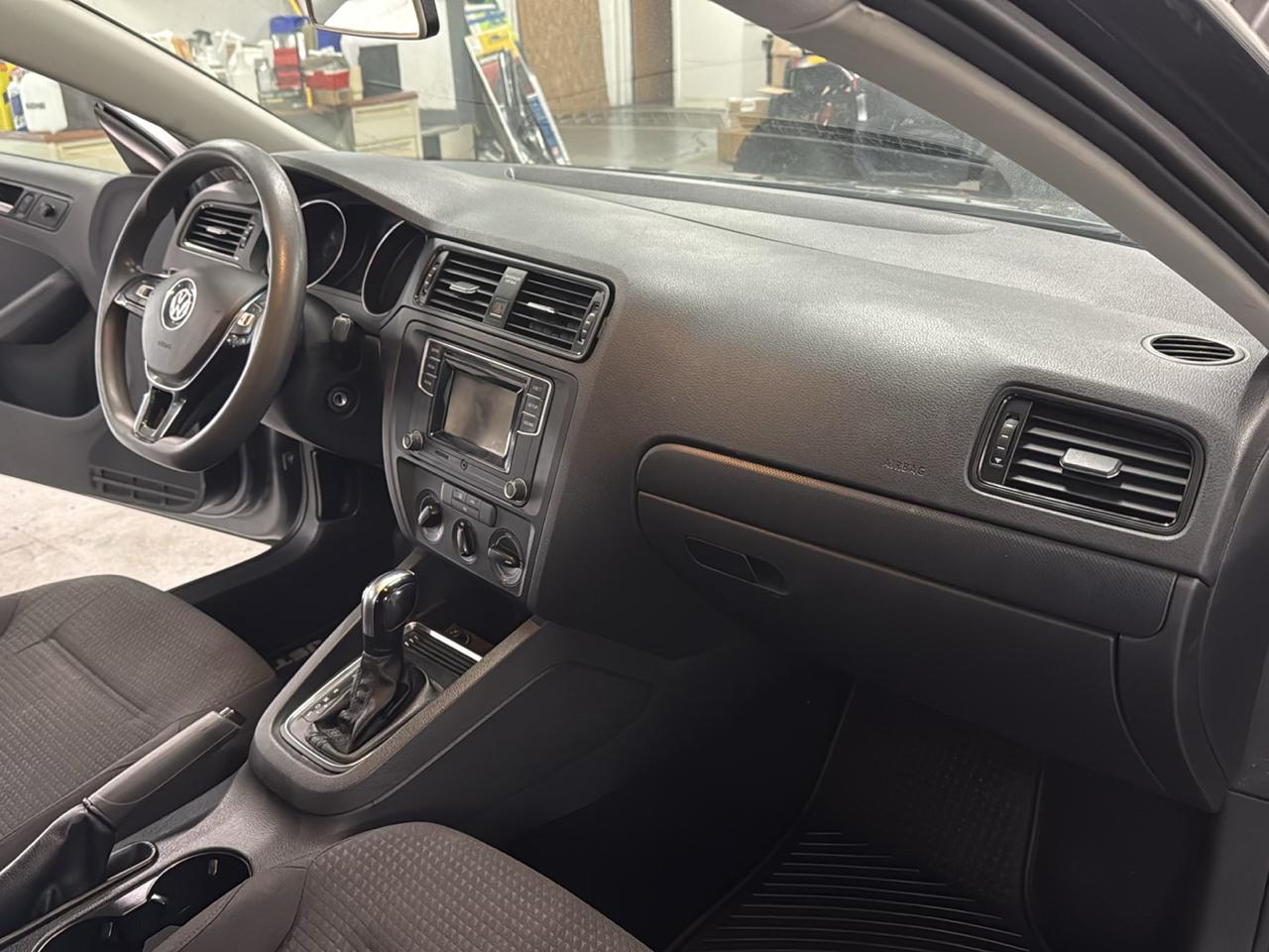 Volkswagen Jetta  2016