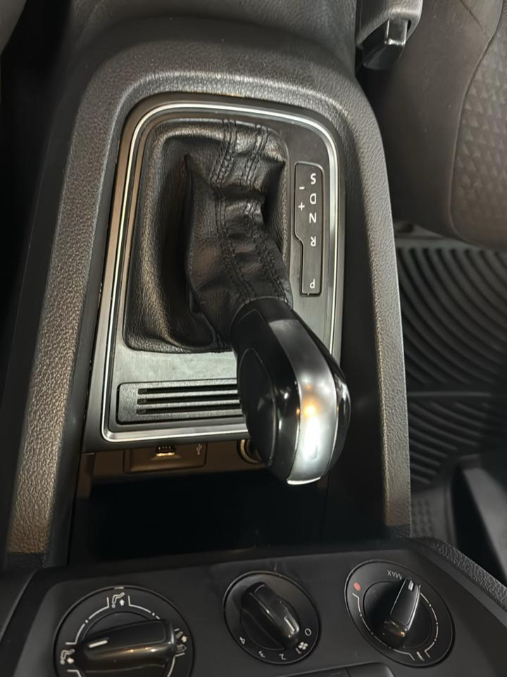 Volkswagen Jetta  2016
