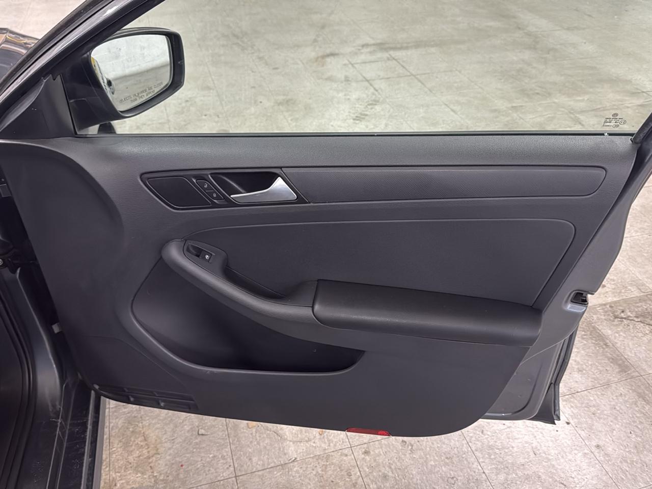 Volkswagen Jetta  2016