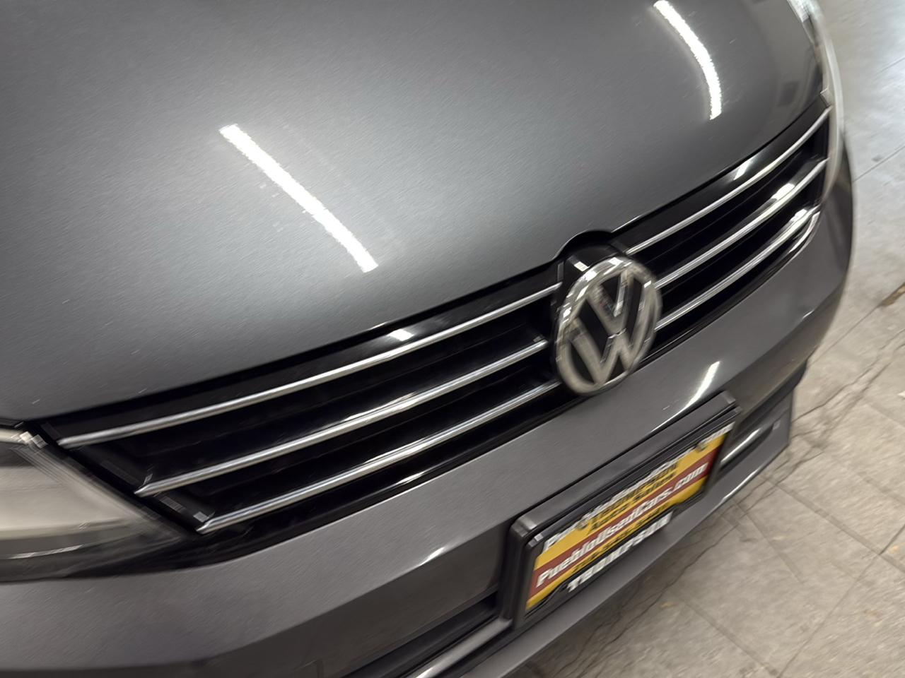 Volkswagen Jetta  2016
