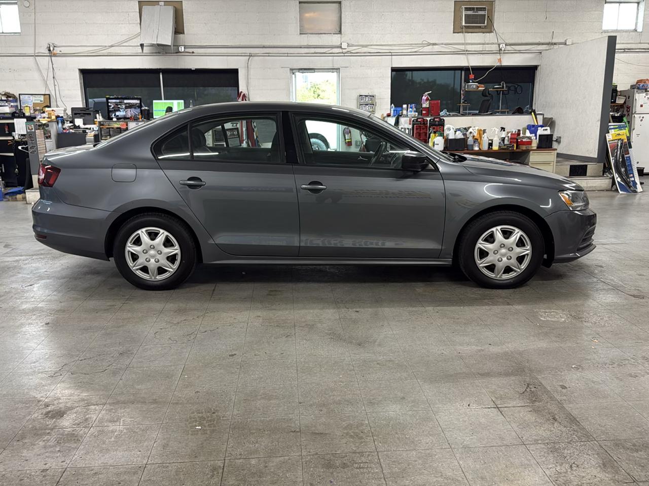 Volkswagen Jetta  2016