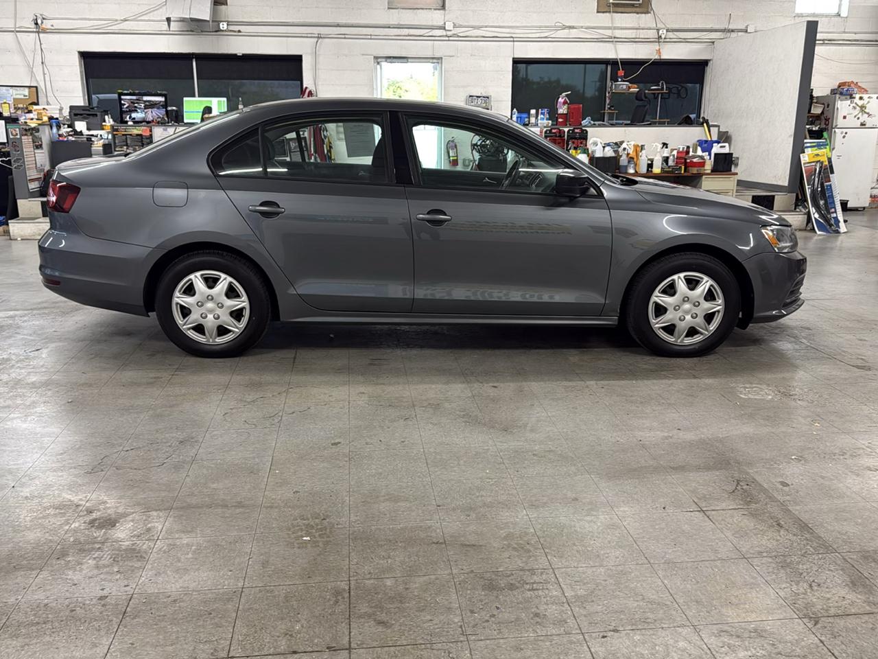 Volkswagen Jetta  2016