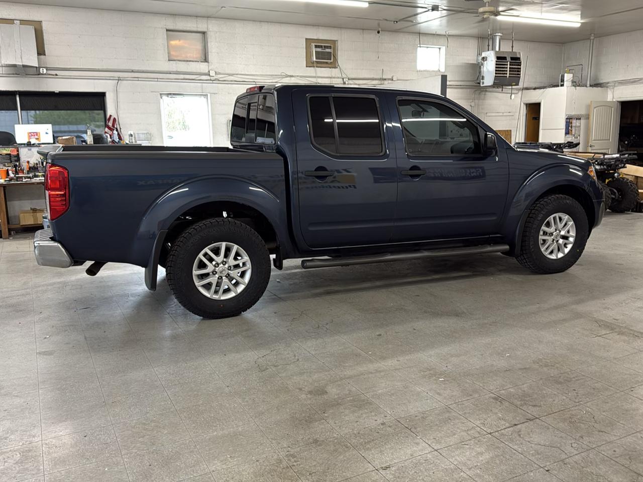 Nissan Frontier SV Crew Cab 4WD 2019