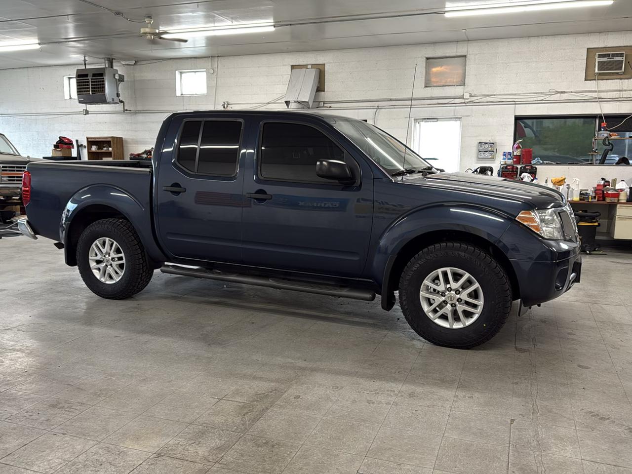 Nissan Frontier SV Crew Cab 4WD 2019