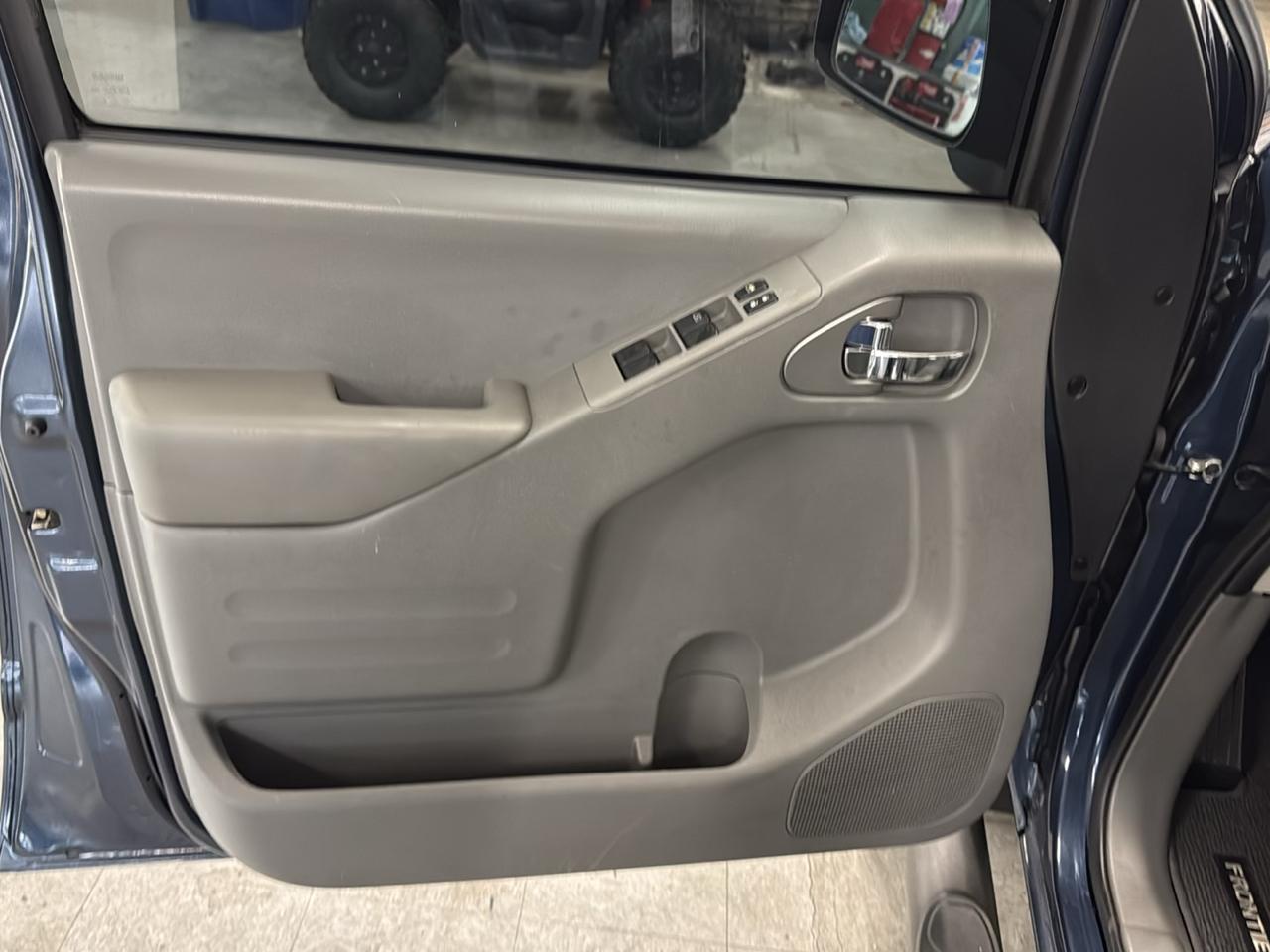 Nissan Frontier SV Crew Cab 4WD 2019