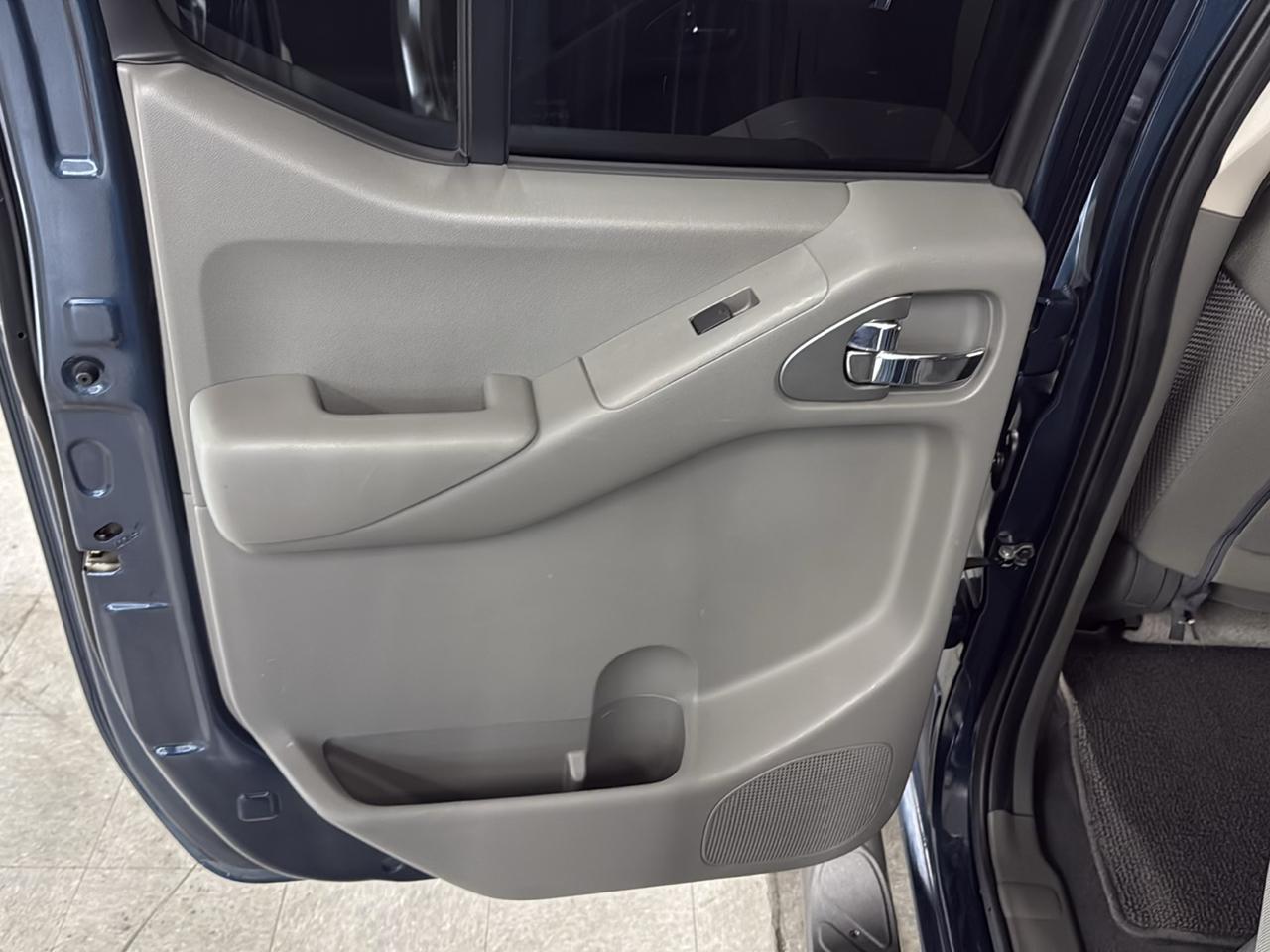 Nissan Frontier SV Crew Cab 4WD 2019