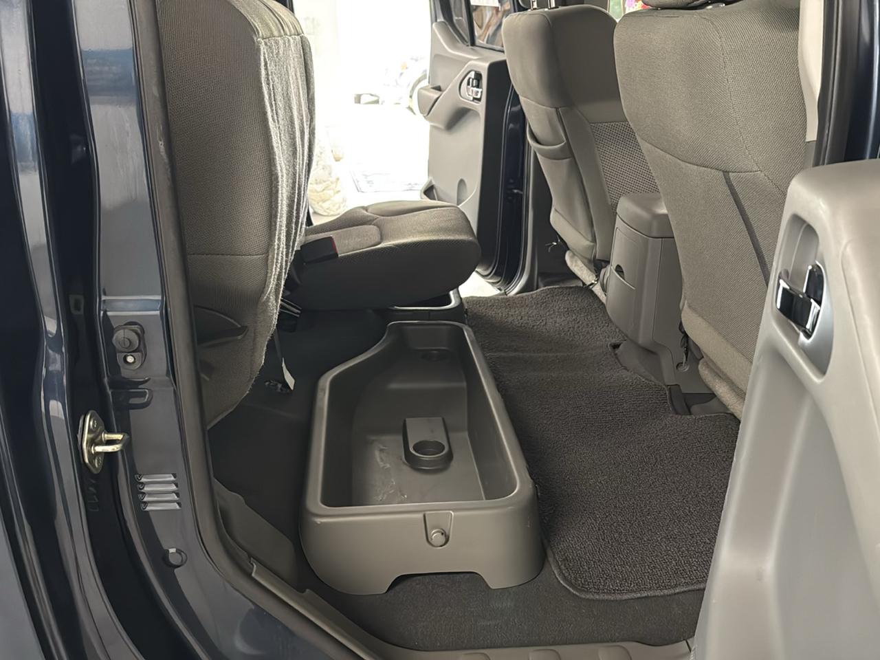 Nissan Frontier SV Crew Cab 4WD 2019