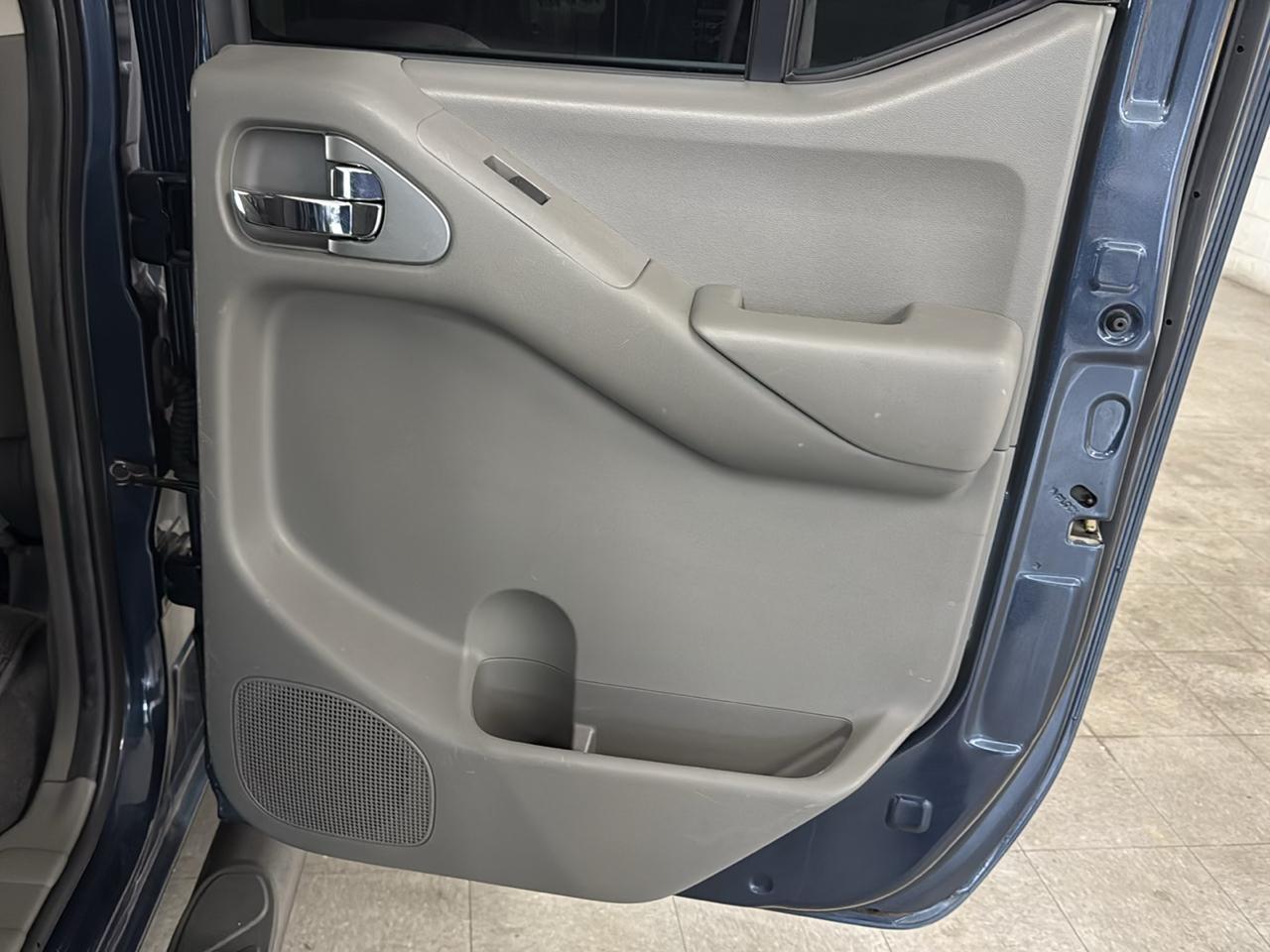 Nissan Frontier SV Crew Cab 4WD 2019