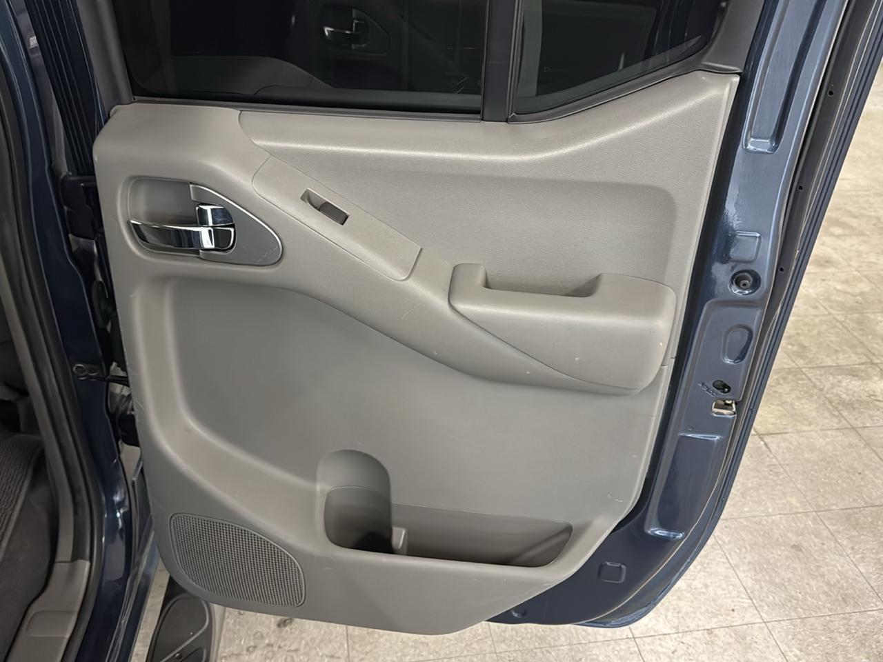 Nissan Frontier SV Crew Cab 4WD 2019