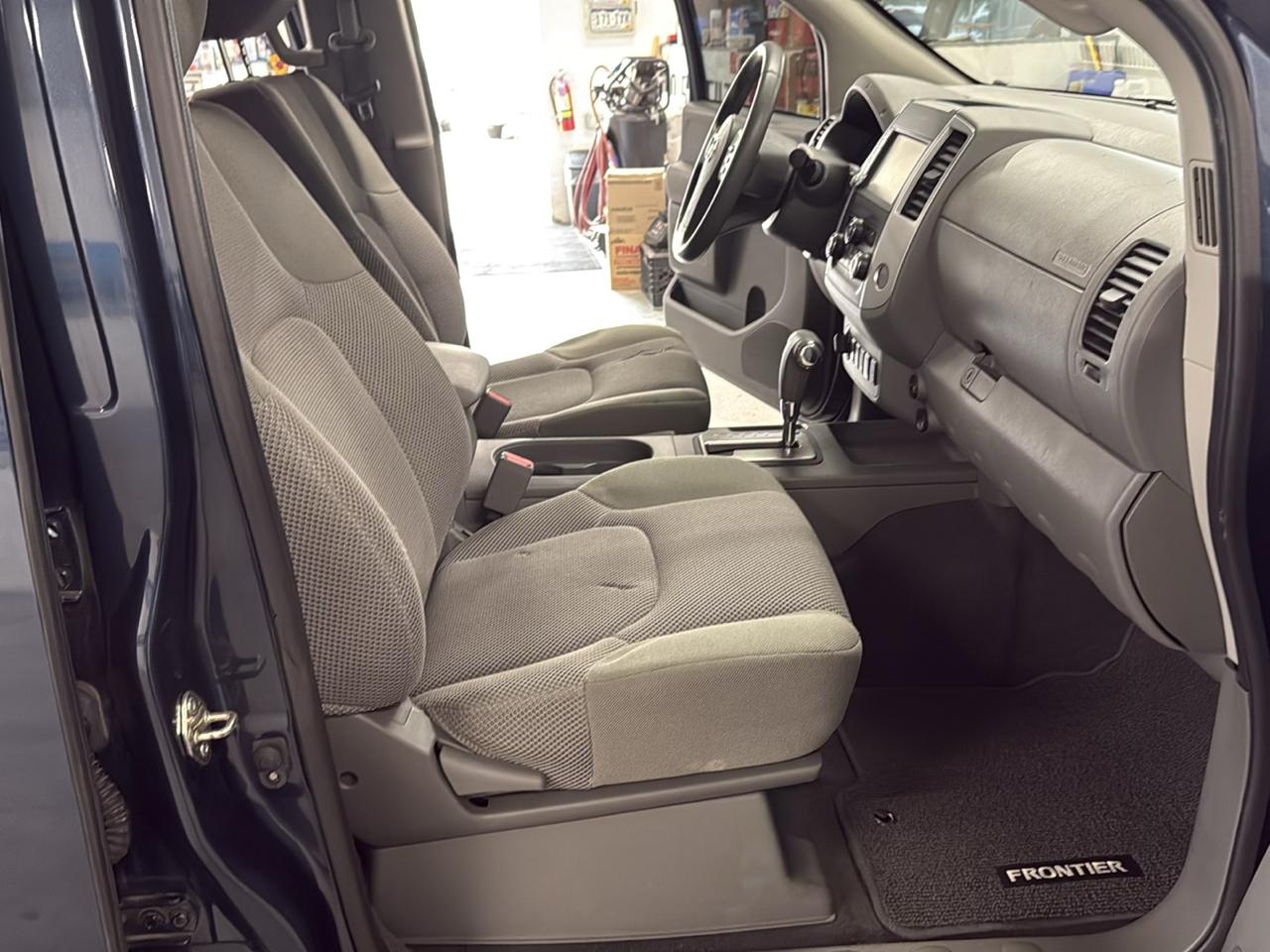 Nissan Frontier SV Crew Cab 4WD 2019