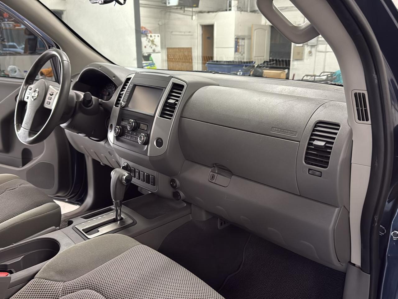 Nissan Frontier SV Crew Cab 4WD 2019