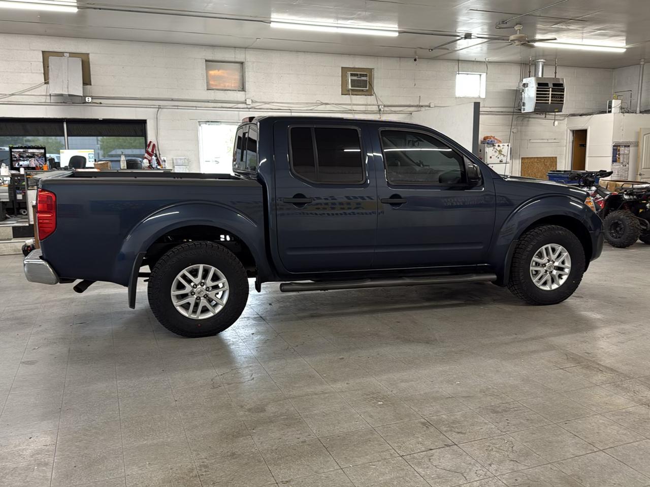 Nissan Frontier SV Crew Cab 4WD 2019