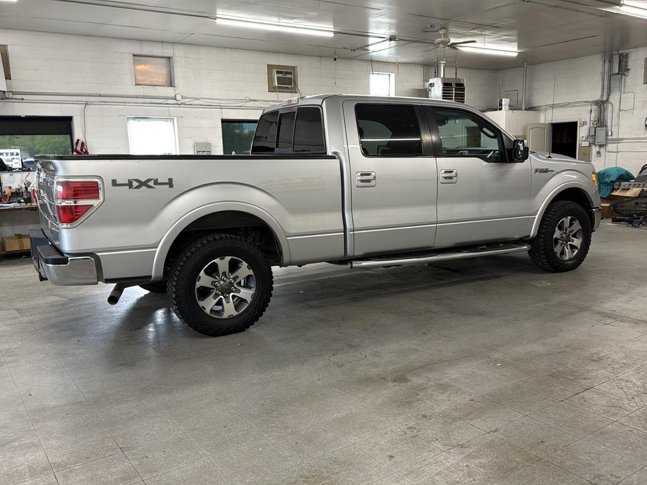 Ford F-150 Lariat SuperCrew 4WD 2010