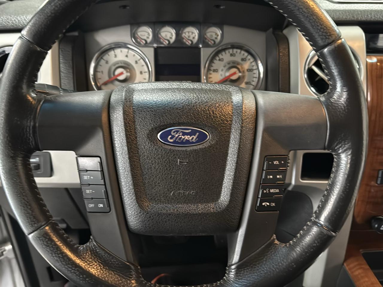 Ford F-150 Lariat SuperCrew 4WD 2010