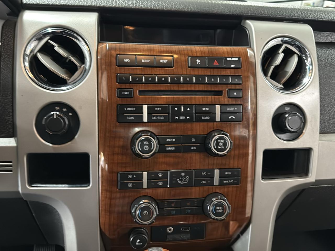 Ford F-150 Lariat SuperCrew 4WD 2010