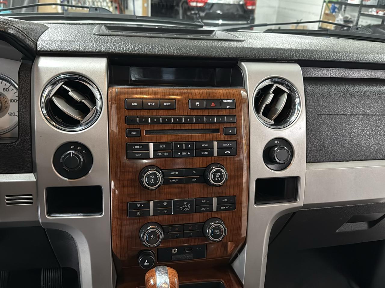 Ford F-150 Lariat SuperCrew 4WD 2010
