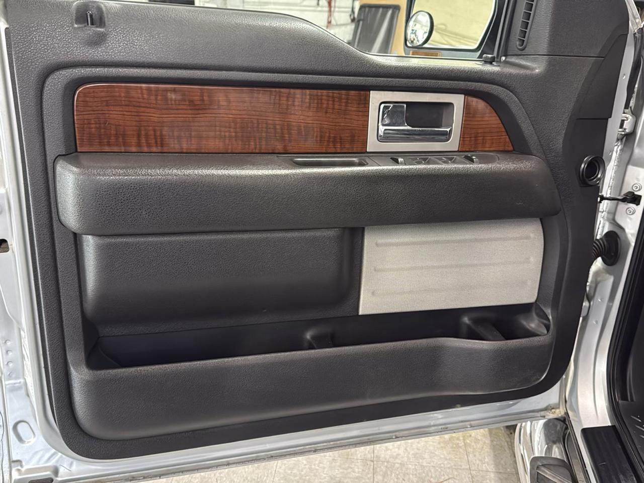 Ford F-150 Lariat SuperCrew 4WD 2010