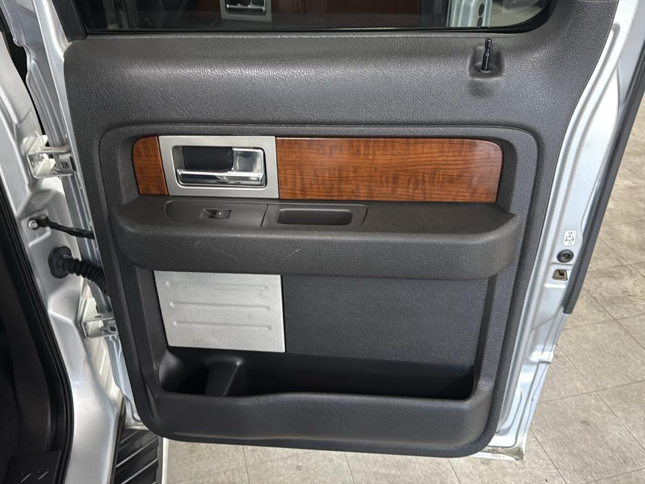 Ford F-150 Lariat SuperCrew 4WD 2010