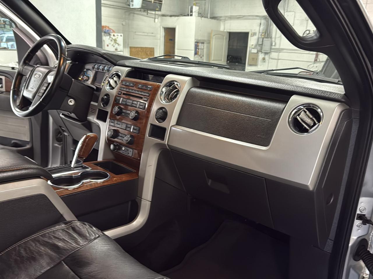 Ford F-150 Lariat SuperCrew 4WD 2010