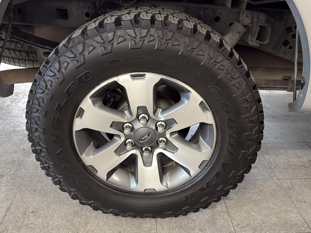 Ford F-150 Lariat SuperCrew 4WD 2010