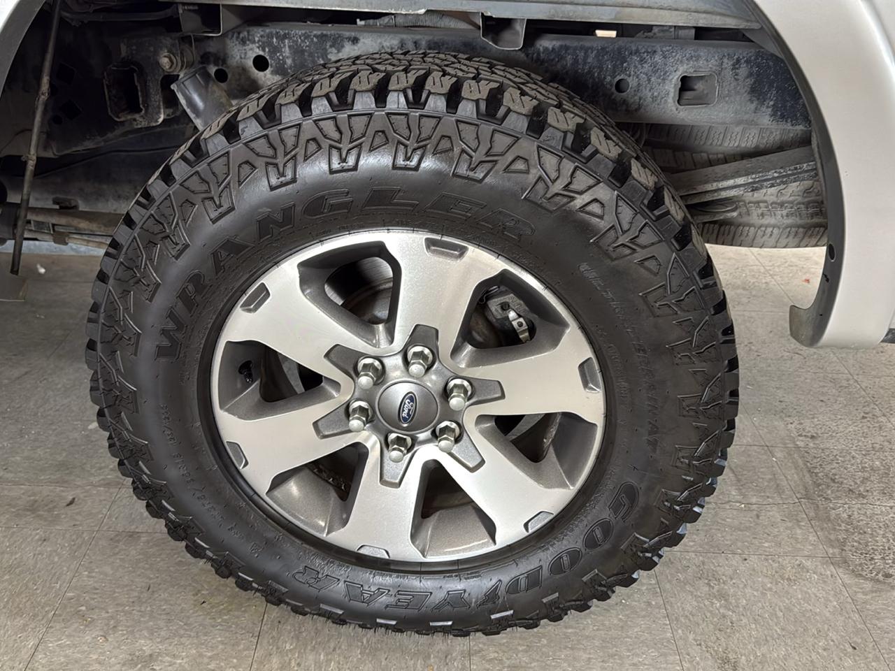Ford F-150 Lariat SuperCrew 4WD 2010