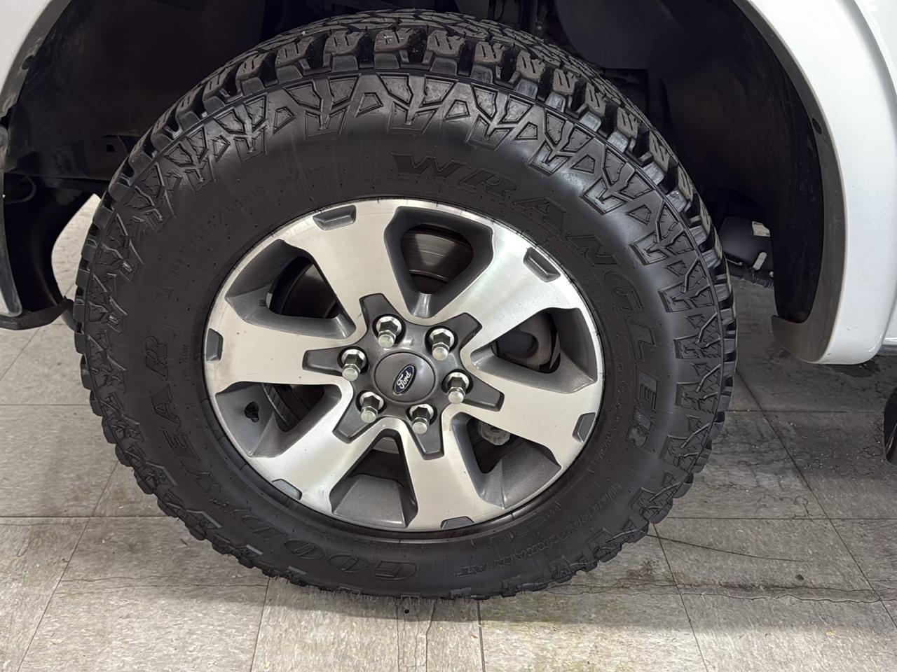 Ford F-150 Lariat SuperCrew 4WD 2010