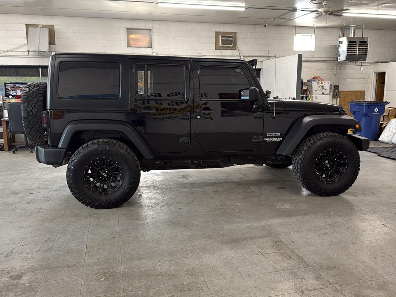 Jeep Wrangler Unlimited Sport 4WD 2013