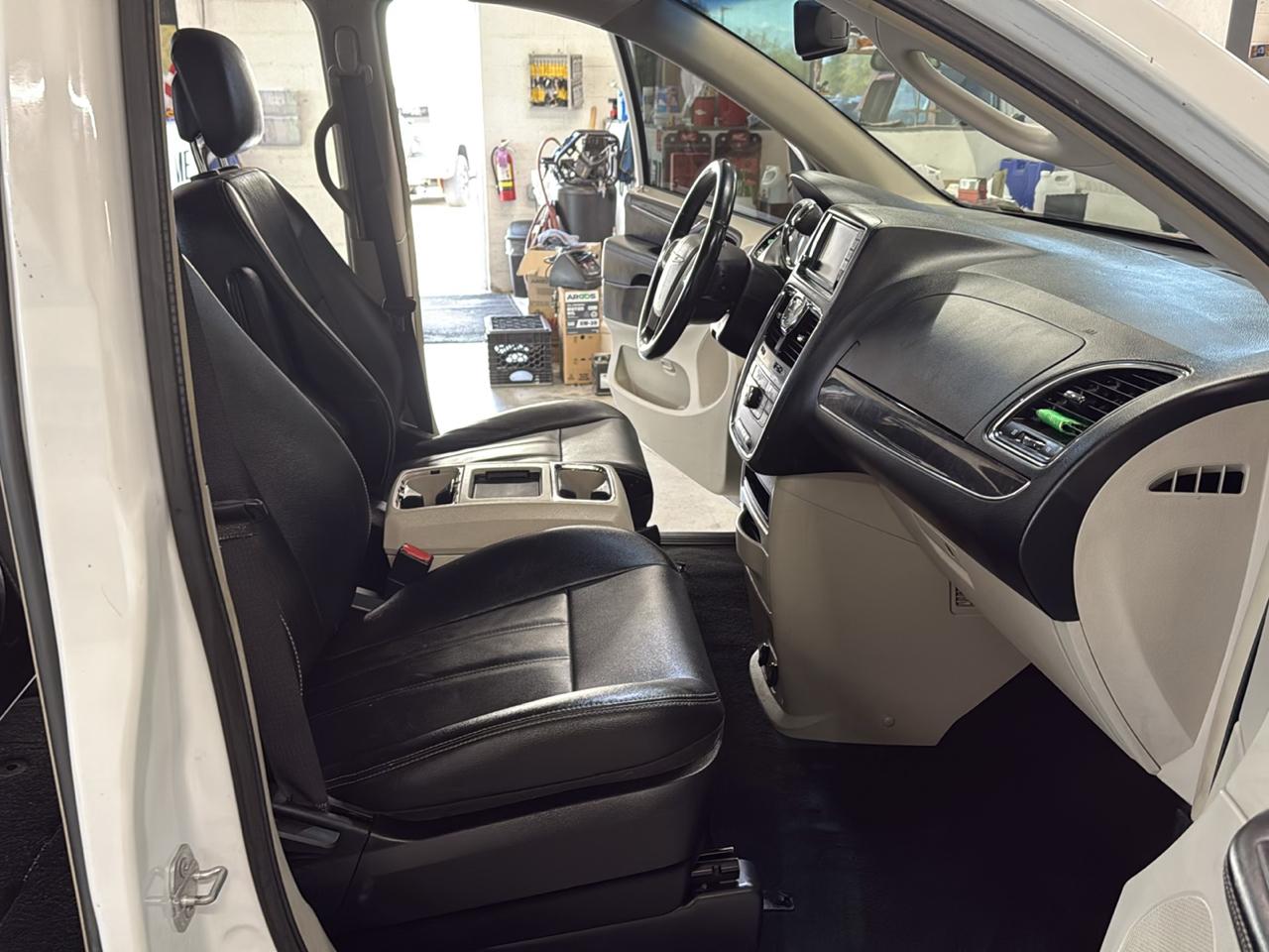 Chrysler Town & Country Touring 2015