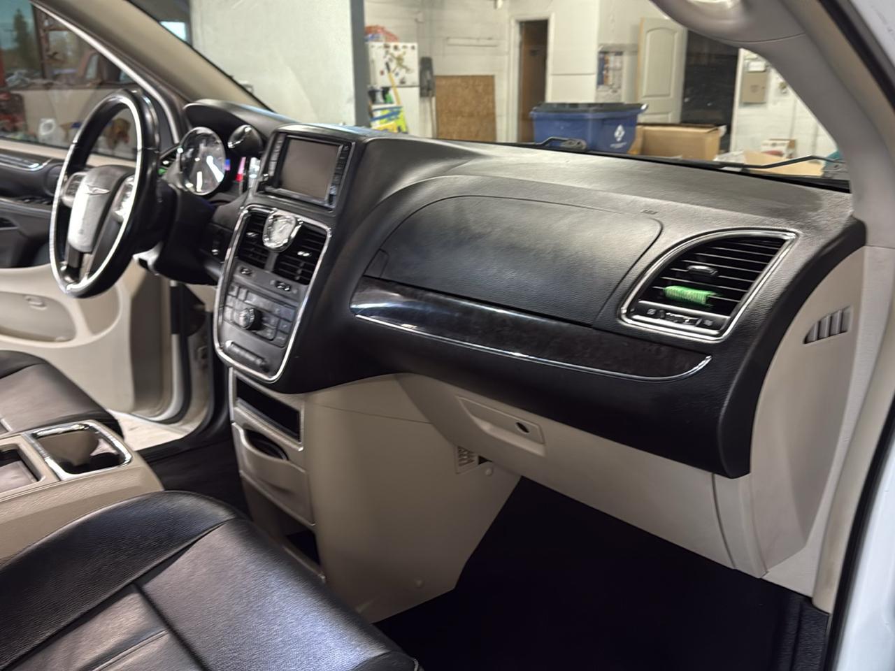 Chrysler Town & Country Touring 2015