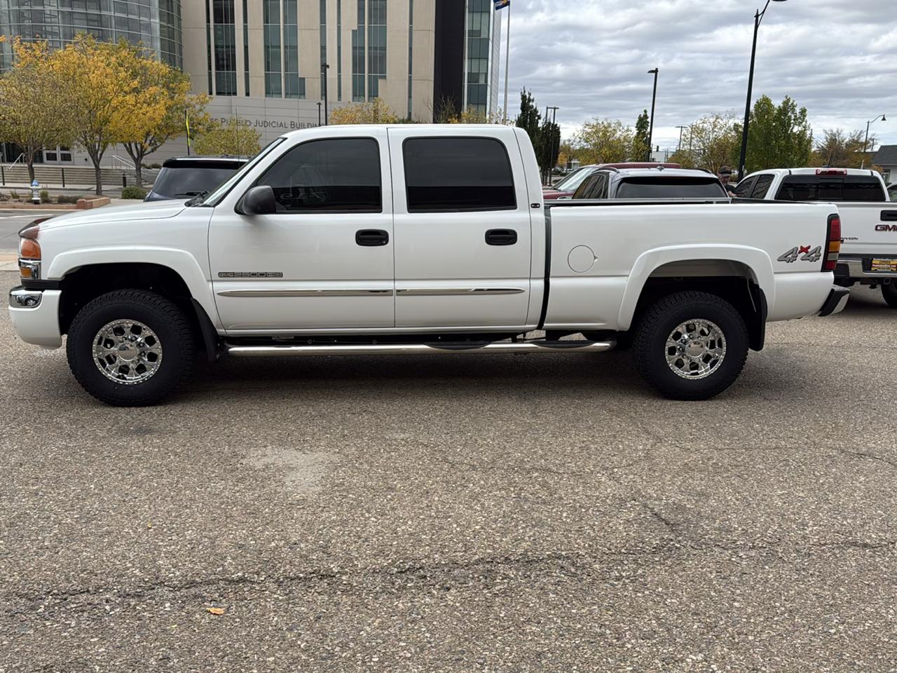 GMC Sierra 2500HD SLE Crew Cab 4WD 2005