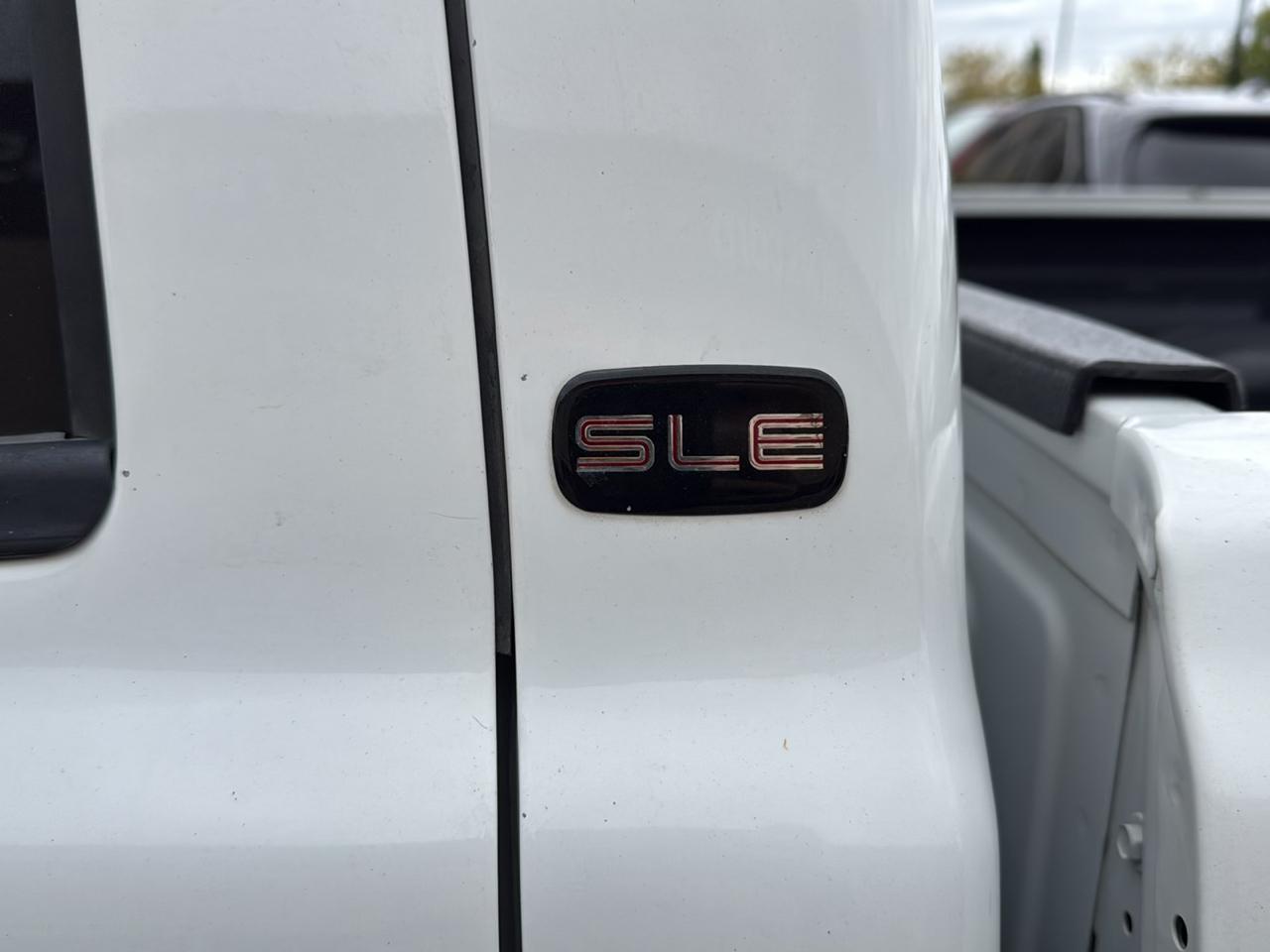 GMC Sierra 2500HD SLE Crew Cab 4WD 2005