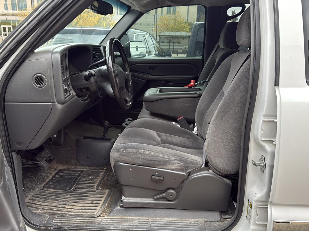 GMC Sierra 2500HD SLE Crew Cab 4WD 2005