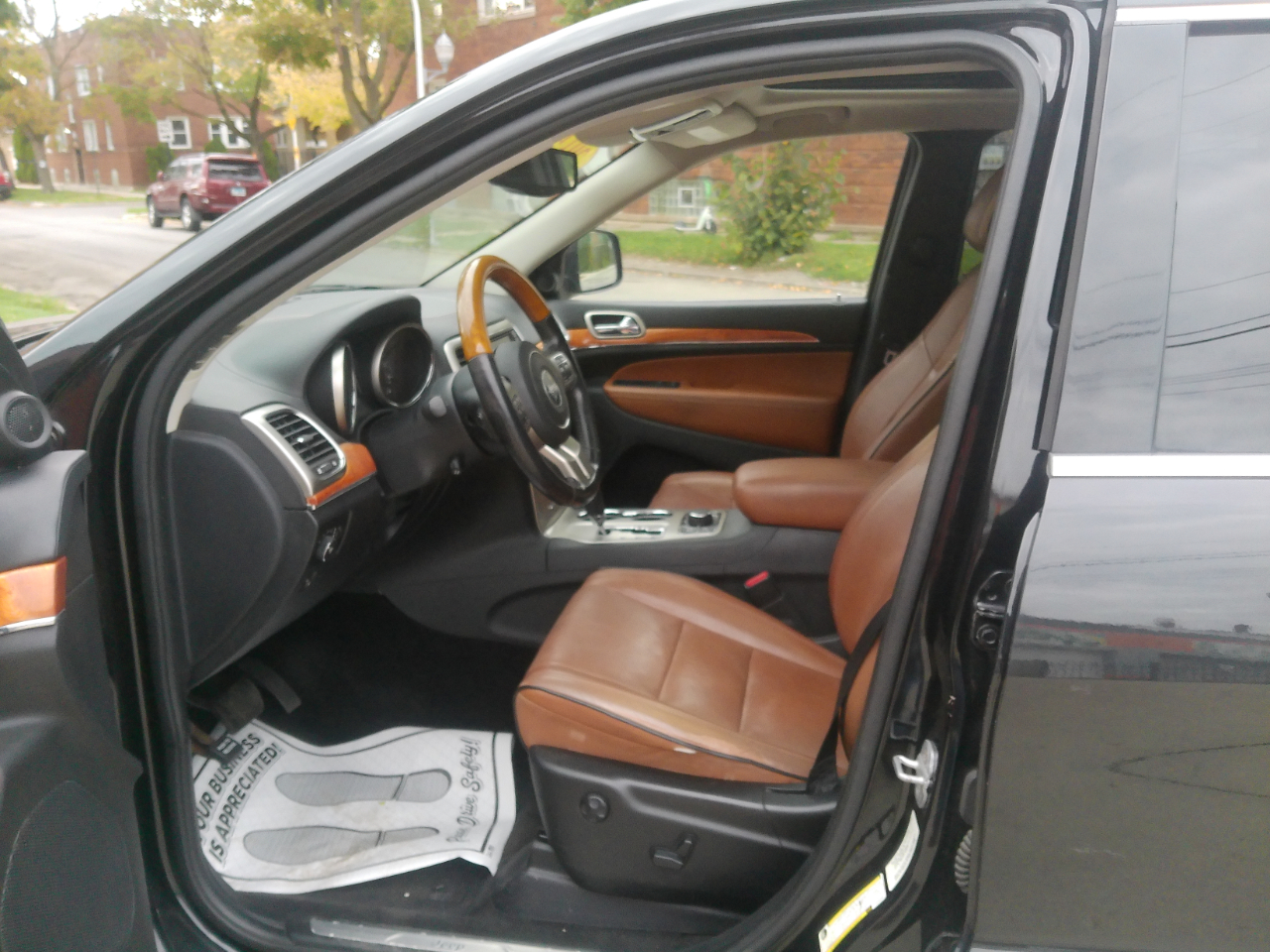 Jeep Grand Cherokee Overland 4WD 2011 Jeep Grand Cherokee Overland 4WD 2011