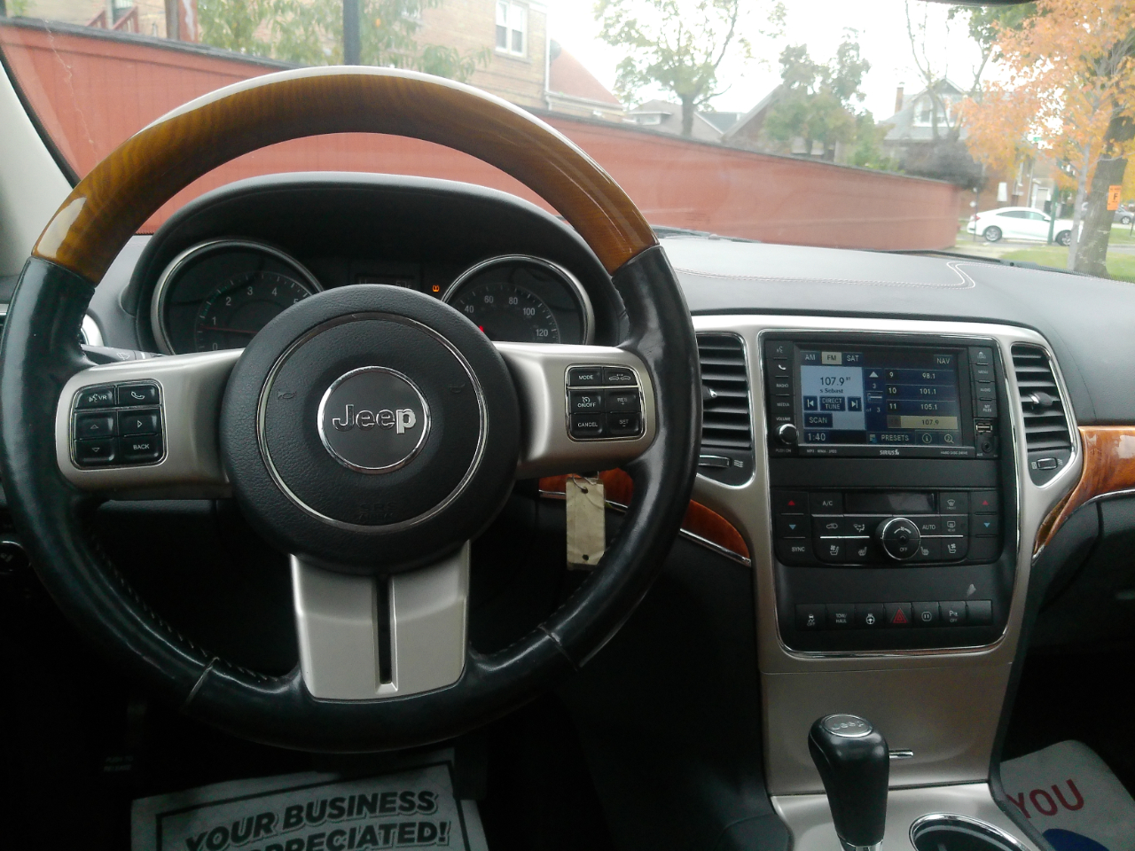 Jeep Grand Cherokee Overland 4WD 2011 Jeep Grand Cherokee Overland 4WD 2011