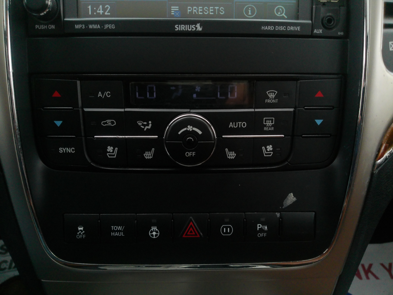 Jeep Grand Cherokee Overland 4WD 2011 Jeep Grand Cherokee Overland 4WD 2011