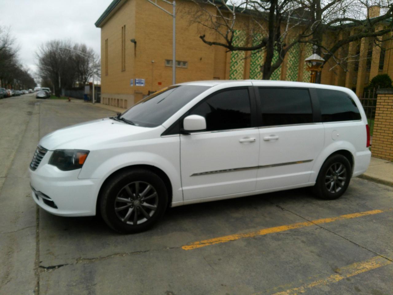 Chrysler Town & Country S 2015