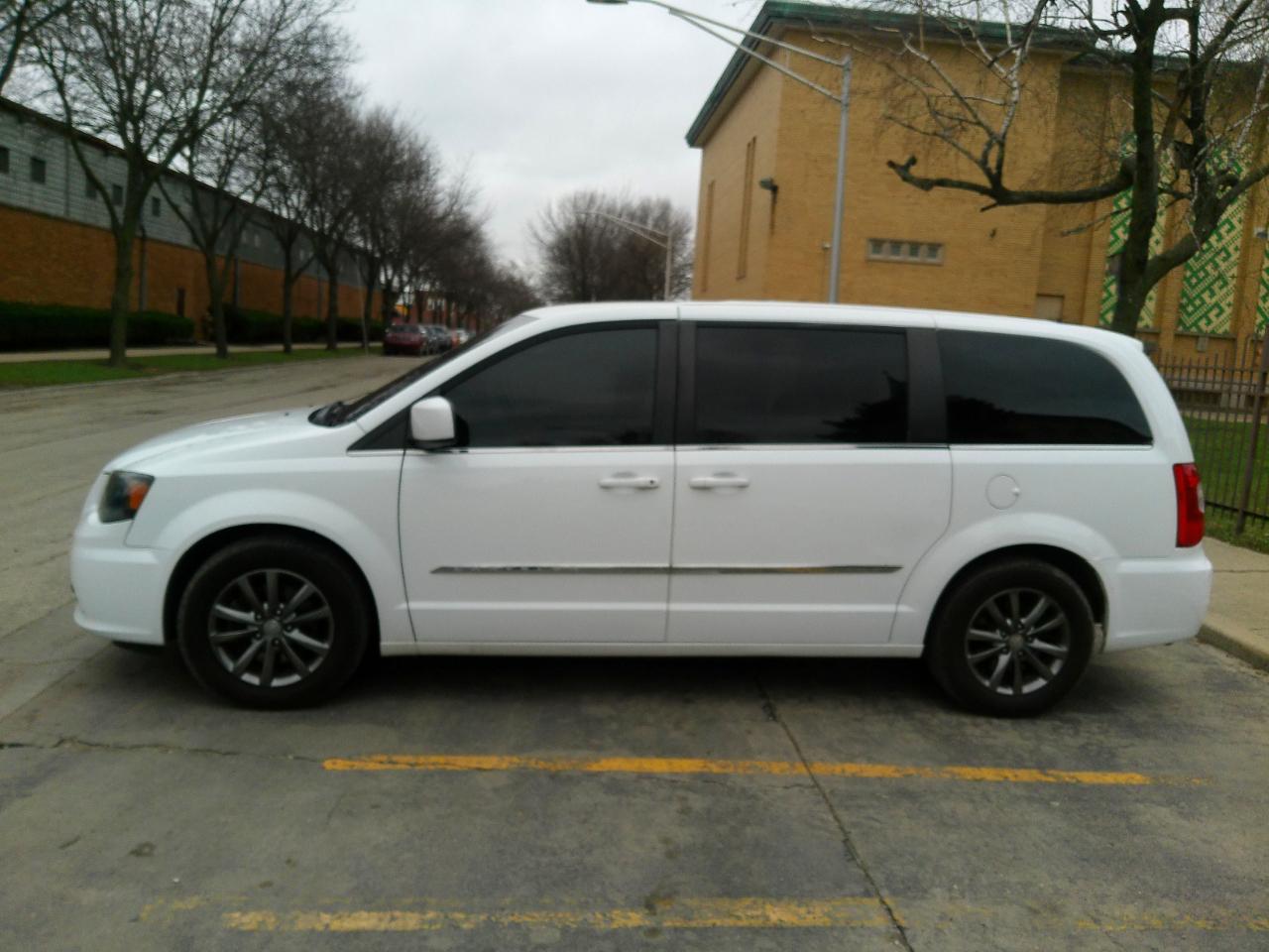 Chrysler Town & Country S 2015