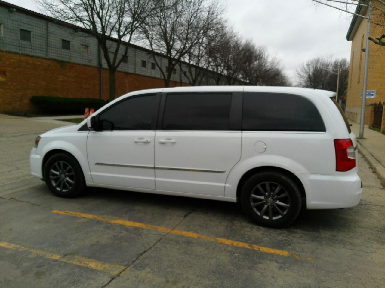 Chrysler Town & Country S 2015