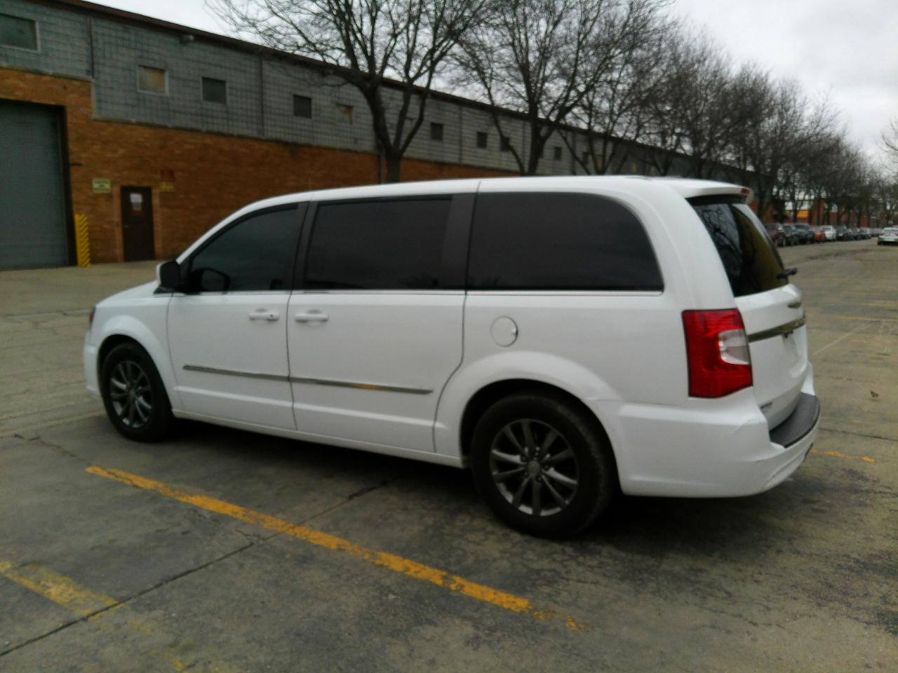 Chrysler Town & Country S 2015