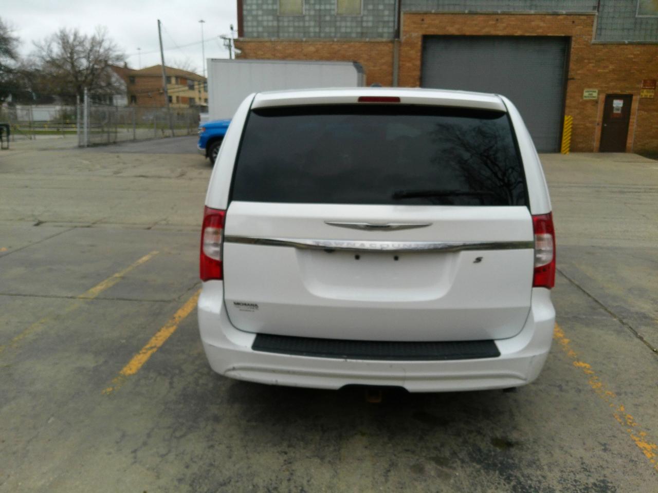Chrysler Town & Country S 2015