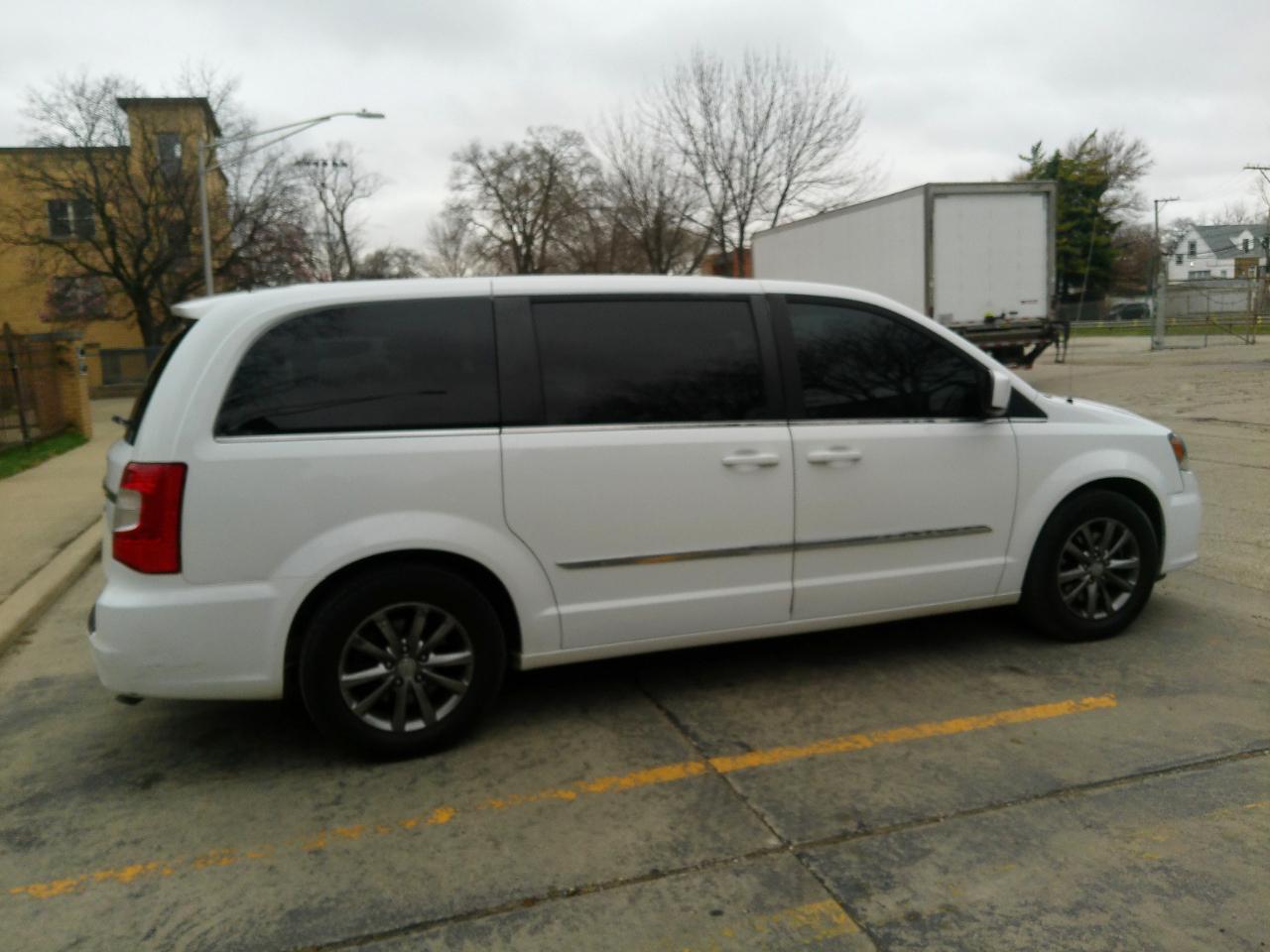 Chrysler Town & Country S 2015