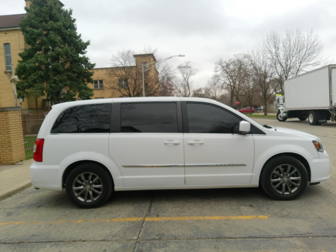 Chrysler Town & Country S 2015