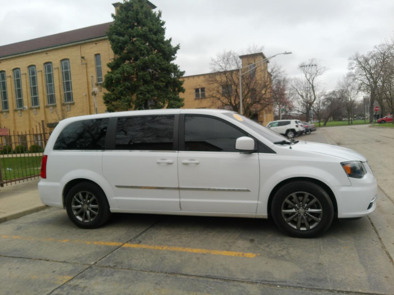 Chrysler Town & Country S 2015