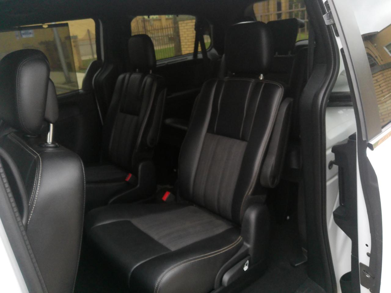 Chrysler Town & Country S 2015
