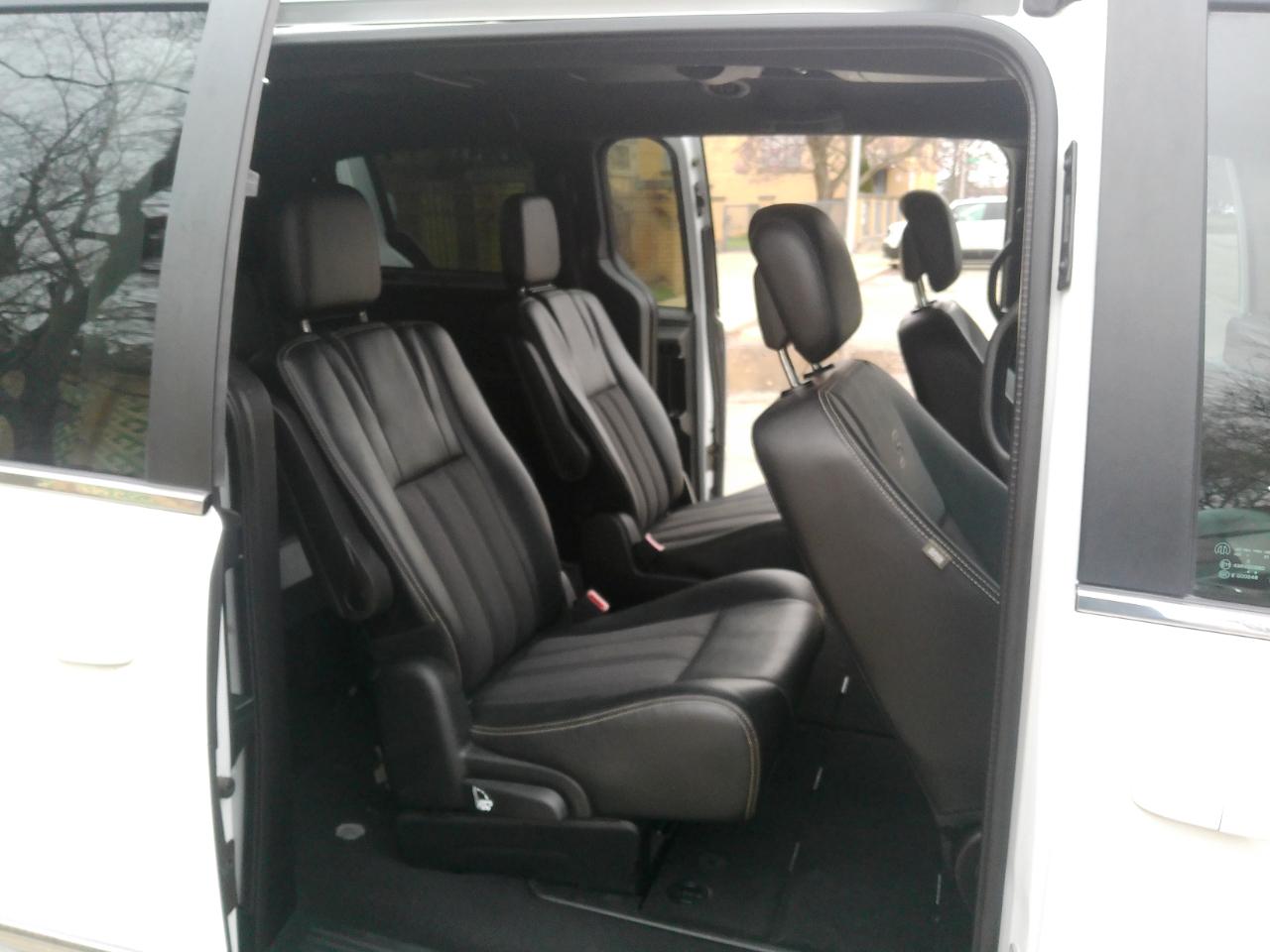 Chrysler Town & Country S 2015
