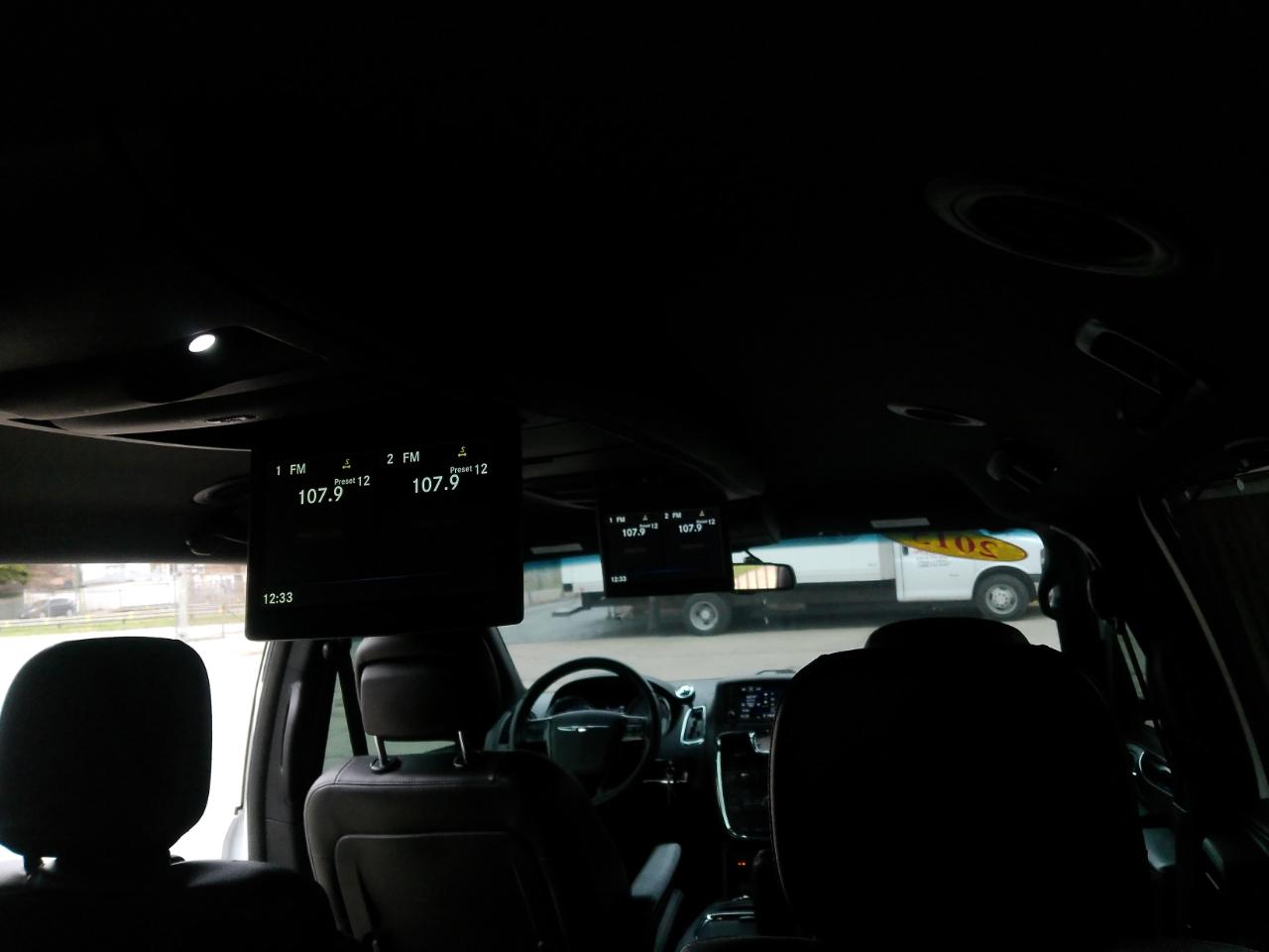Chrysler Town & Country S 2015